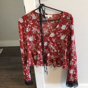 Boho top with laces sleeves